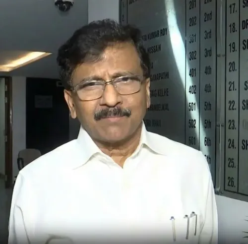 शिवसेना (यूबीटी) में टूट की अफवाहें निराधार, संजय राउत बोले — नौ सांसद पूरी तरह एकजुट