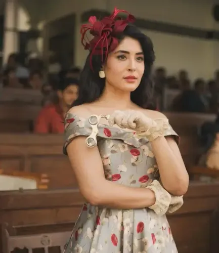 गुलरुख का लुक बनाने के लिए कृतिका कामरा ने परवीन बॉबी से रेखा तक का स्टाइल किया स्टडी