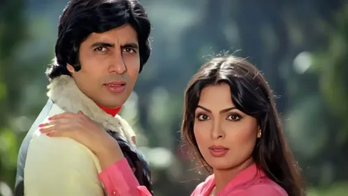 क्या परवीन बॉबी ने 'अमर अकबर एंथोनी' से 'नमक हलाल' तक अमिताभ बच्चन के साथ रोमांस करके लोगों का ध्यान खींचा?