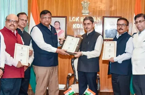 पश्चिम बंगाल संकट: ममता बनर्जी के इस्तीफे से इनकार के बाद राज्यपाल आरएन रवि ने भंग की विधानसभा