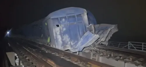 क्या बिहार-झारखंड सीमा के सिमुलतला में मालगाड़ी के डिब्बे पटरी से उतरे?