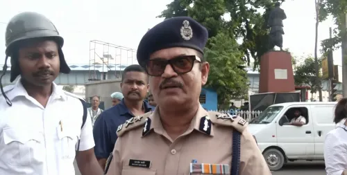 कोलकाता के तिलजला में बुलडोजर विरोध हिंसक: पुलिस पर पथराव, 3 जवान घायल, कई हिरासत में