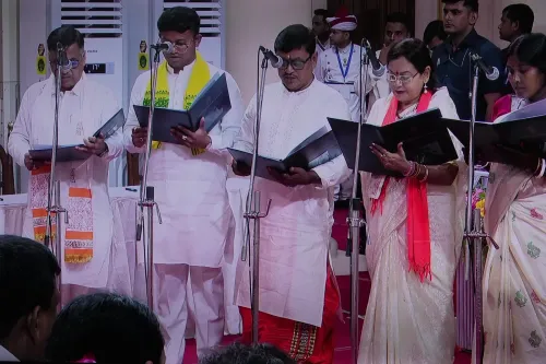 पश्चिम बंगाल में 35 मंत्रियों ने ली शपथ, सुवेंदु अधिकारी कैबिनेट का पूर्ण विस्तार