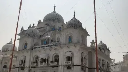 क्या पटना सिटी गुरुद्वारे में प्रकाशोत्सव की धूम ने सभी धर्मों के लोगों को आशीर्वाद लेने के लिए प्रेरित किया?