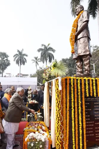 क्या सीएम नीतीश कुमार ने सुशील मोदी की जयंती पर उनकी प्रतिमा का अनावरण किया?