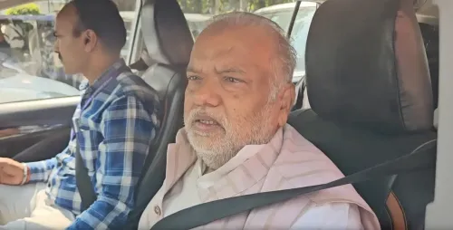 मेदांता में भर्ती नीरज कुमार से मिले मंत्री श्रवण कुमार, अनंत सिंह के 'डर' वाले बयान को किया खारिज
