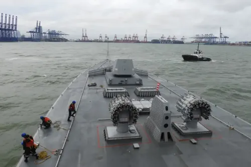 क्या श्रीलंका में पहली विदेशी तैनाती पर आईएनएस विक्रांत और आईएनएस उदयगिरि पहुंचे?