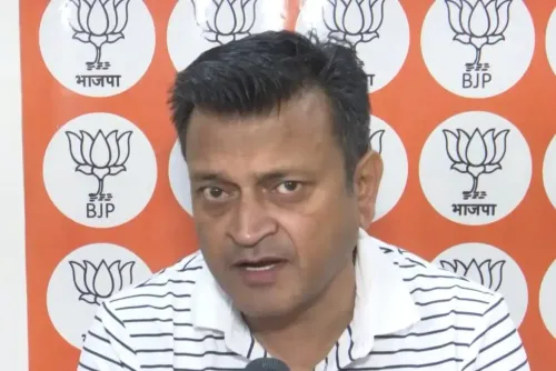 फाल्टा में मतदाताओं को धमकी: BJP प्रवक्ता अजय आलोक ने लगाया 'अराजकता' का आरोप, केंद्रीय बलों की मौजूदगी पर सवाल