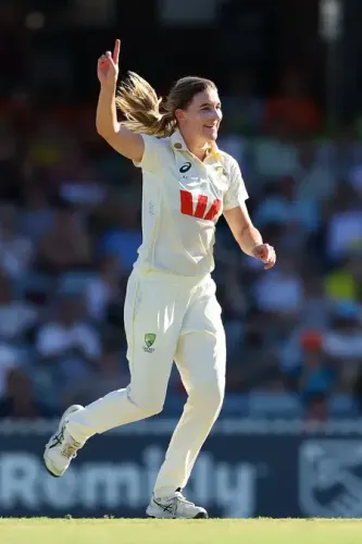 Australia's Bowling Dominance: Sutherland and Hamilton Shine in Pink-Ball Test Against India