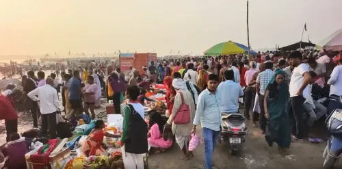सर्व पितृ अमावस्या 2026: चित्रकूट, प्रयागराज, अयोध्या और कोलकाता के घाटों पर उमड़े लाखों श्रद्धालु