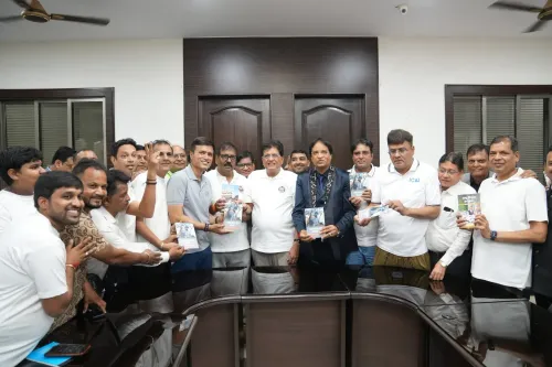 Piyush Goyal distributes booklet on Modi govt's 12 years in North Mumbai