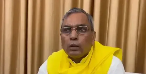 ओम प्रकाश राजभर का दावा: पीएम मोदी और सीएम योगी के हाथों में संविधान सुरक्षित, अखिलेश पर तीखा हमला