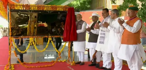 What Did PM Modi Unveil at Amrit Bharat Deshnoke Railway Station?