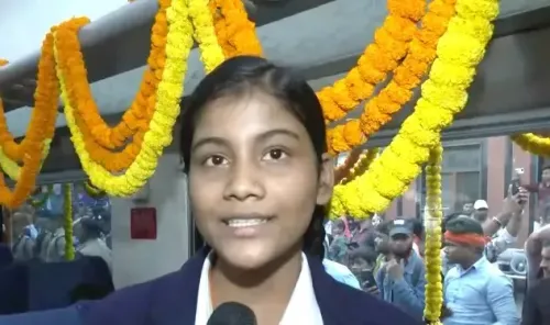 What Did PM Modi Discuss with Students on the Vande Bharat Train in Varanasi?