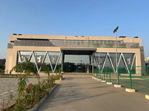 प्रधानमंत्री मोदी का अहम गुजरात दौरा, 19,800 करोड़ रुपए के विकास कार्यों का लोकार्पण