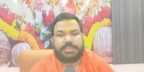 मोदी के सबसे लंबे PM कार्यकाल पर अयोध्या के संतों ने दी बधाई, बोले- 'हर क्षेत्र में हुआ विकास'