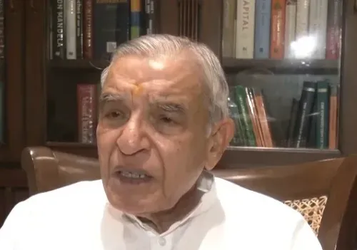 पवन बंसल का मोदी पर तंज: '2014 से पहले भी काम हुआ, अब खुद मान लिया'