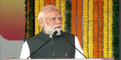 क्या पीएम मोदी ने काशी से वंदे भारत ट्रेनों को हरी झंडी दिखाई?