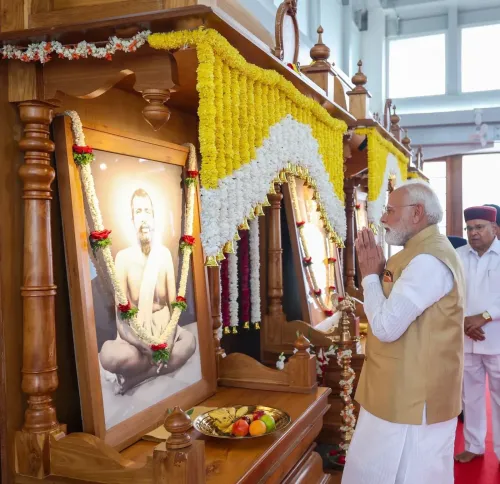 PM Modi pays tribute at Mysore's Vivekananda Memorial