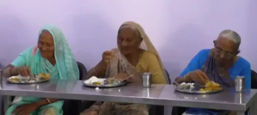 What Stories of <b>Solidarity</b> and <b>Family Values</b> Did PM Modi Share from Gujarat and J&K?