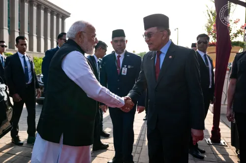 How are PM Modi's Peacekeeping Efforts Being Recognized by Malaysian PM Anwar Ibrahim?