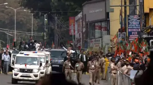 How did PM Modi's roadshow captivate thousands in Thiruvananthapuram?