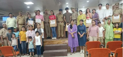गौतमबुद्धनगर पुलिस परिवार के 7 मेधावी छात्रों को सम्मान, 90% से अधिक अंक पर मिला पुरस्कार