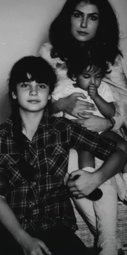 Pooja Bhatt shares rare childhood photo with late mother Kiran Bhatt