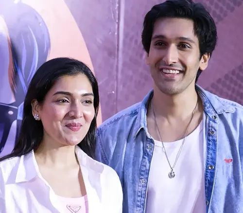 Govinda's kids Yashvrdhn, Tina seek Ganpati blessings at Lalbaugcha Raja