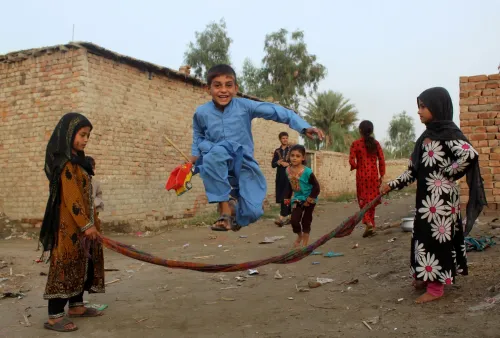 SPDC Report Reveals Pakistan's True Poverty Rate at 43.5%