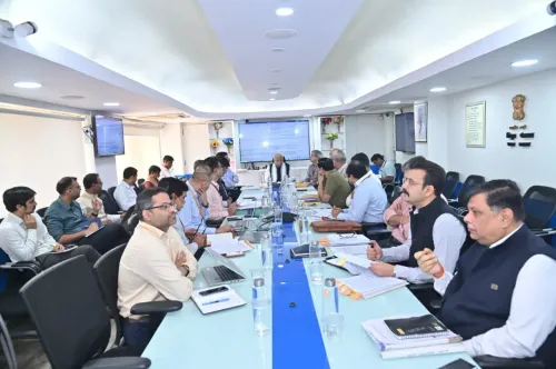 Power Minister Khattar Reviews Railways Act, Electricity Law Amendments