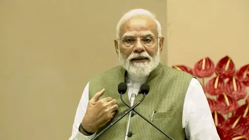 PM मोदी का युवाओं को संदेश: 'शॉर्टकट विल कट यू शॉर्ट', कोविंद की आत्मकथा से लें प्रेरणा