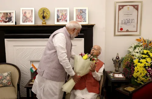 क्या प्रधानमंत्री मोदी ने भारत रत्न लालकृष्ण आडवाणी से मुलाकात कर जन्मदिन की शुभकामनाएं दीं?