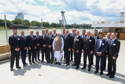 ब्रातिस्लावा में PM मोदी ने स्लोवाक उद्योगपतियों को दिया भारत में निवेश का न्योता, रक्षा-सेमीकंडक्टर-AI पर जोर