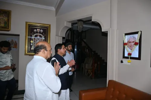 Pralhad Joshi visits family of late BJP leader Ramachandra Gowda