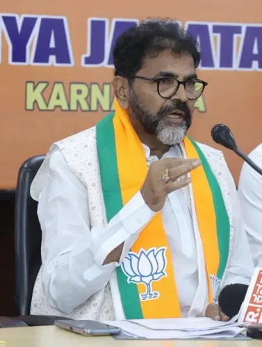 Pralhad Joshi Wishes Chalavadi Narayana Swamy on Birthday