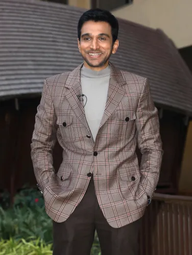 Is Pratik Gandhi’s Character in ‘Saare Jahan Se Accha’ Loud or Dramatic?
