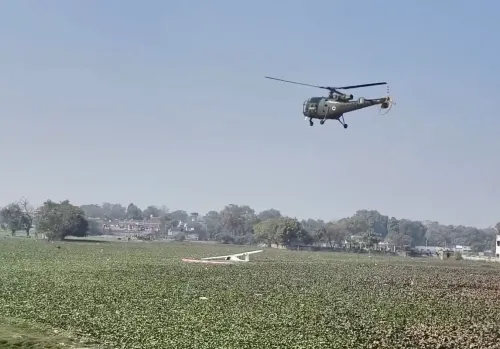 क्या प्रयागराज में भारतीय वायुसेना का प्रशिक्षण विमान तालाब में गिरा, दोनों पायलट सुरक्षित हैं?