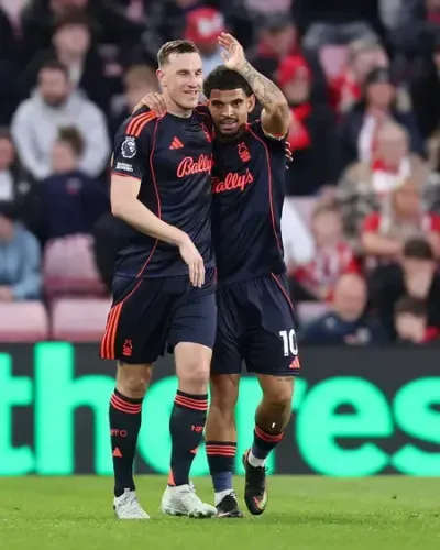 Nottingham Forest Crush Sunderland 5-0, Move 8 Points Clear of Relegation