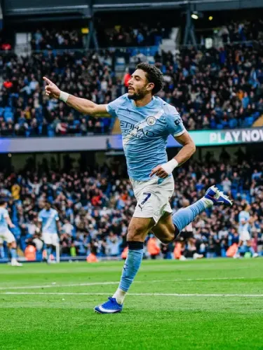 Manchester City beat Brentford 3-0, close gap on Arsenal to two points