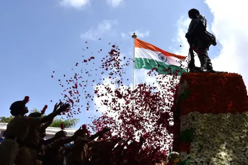 Did President and Defence Minister Honor Kargil War Heroes?
