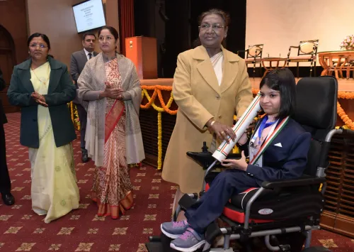 President Murmu Awards Pradhan Mantri Rashtriya Bal Puraskar to 17 Exceptional Youngsters