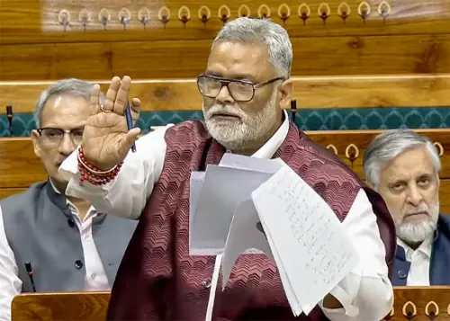 पप्पू यादव पर प्रेस कॉन्फ्रेंस में चप्पल से हमला, सांसद बोले — हत्या की साजिश थी