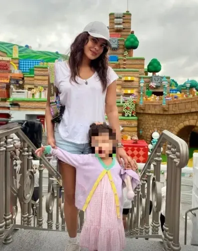 Did Priyanka Chopra pull back daughter Malti Marie as she rushed to Daddy Nick Jonas on stage during his concert?