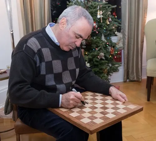 Did the ghosts of the past haunt Garry Kasparov's victory over Vishy Anand?