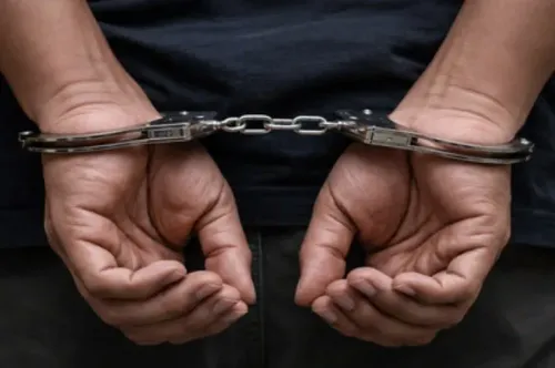 ₹88 करोड़ की निवेश ठगी का मास्टरमाइंड अविनाश राठौड़ यूएई से प्रत्यर्पित, पुणे पुलिस ने किया गिरफ्तार