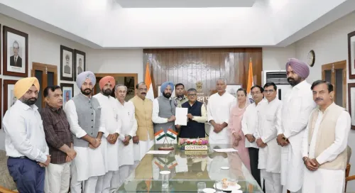 Punjab BJP submits memo to Governor over civic poll irregularities