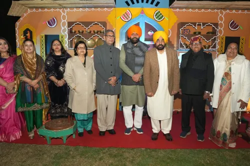 क्या पंजाब लोक भवन में लोहड़ी उत्सव में राज्यपाल और सीएम मान-सैनी की उपस्थिति ने सद्भाव बढ़ाया?