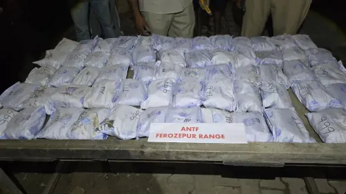 फिरोजपुर में 30.672 किलो हेरोइन बरामद, पंजाब पुलिस ने 3 तस्कर दबोचे; बठिंडा में गैंगस्टर का साथी भी गिरफ्तार