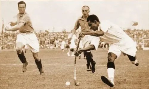 क्या मेजर ध्यानचंद हॉकी के जादूगर थे, जिन्हें हिटलर ने अपनी सेना में शामिल करना चाहा?